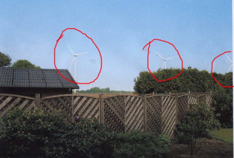 Historische Fotomontage der geplanten Windkraftanlagen bei Neustadt in Deindrup